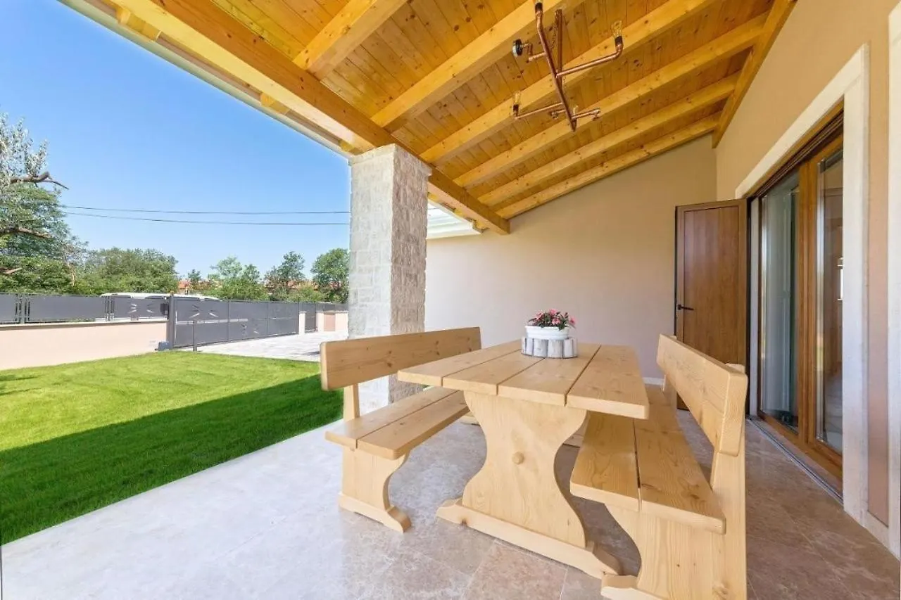 Villa Melanie Porec 0*,  Croatia